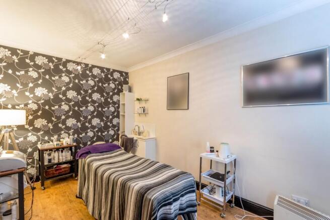 Estate Agent EweMove Scunthorpe Treatment
