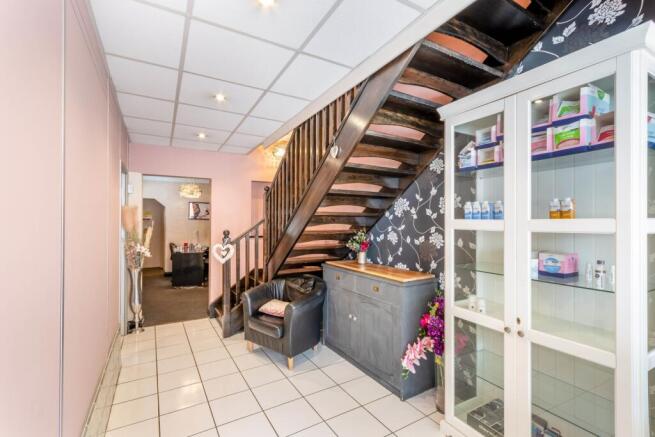 Estate Agent EweMove Scunthorpe Hallway