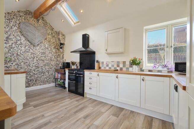 Estate Agent EweMove Scunthorpe Kitchen