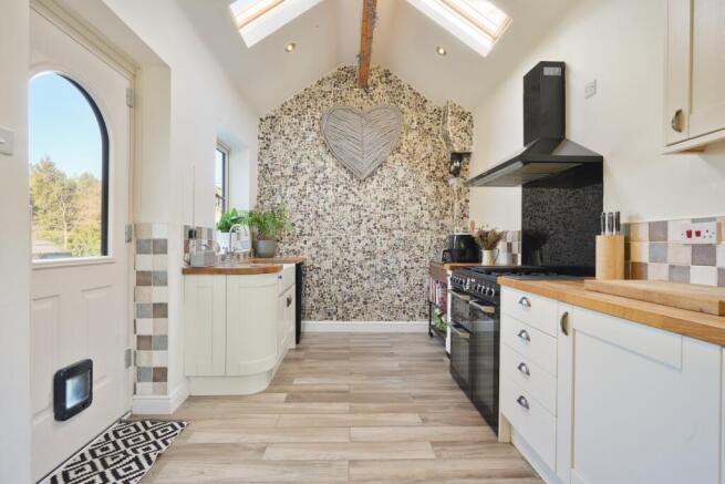 Estate Agent EweMove Scunthorpe Kitchen