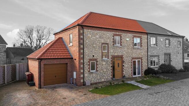 EweMove Estate Agent Scunthorpe Front of House
