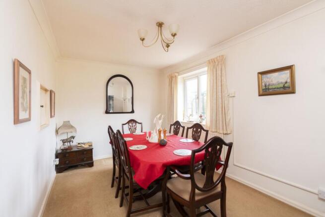 Dining, West Stonebridge, Peterborough, Ewemove sa