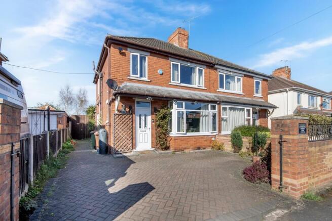 EweMove Estate Agent Scunthorpe Front of House
