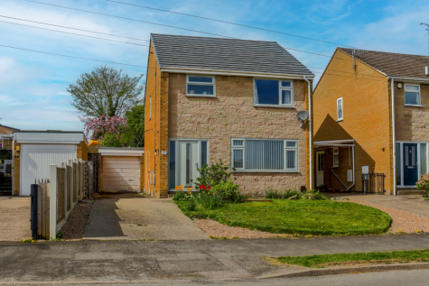 Windsor Drive, Wingerworth, Chesterfield, Derbyshire, S42