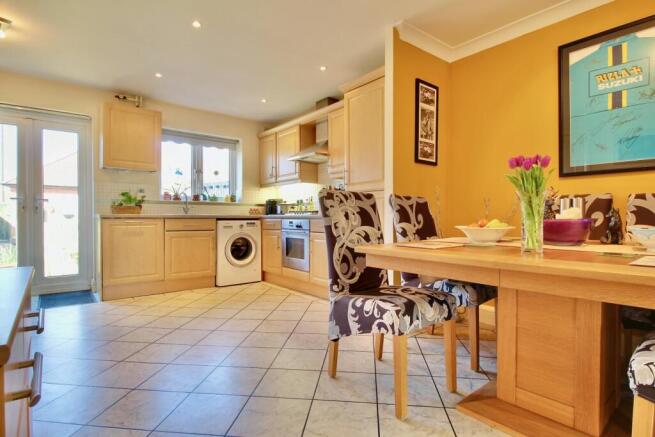 Extensive Kitchen Diner