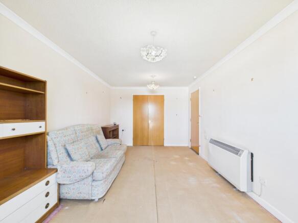 CAM02313G0-PR0099-STILL008