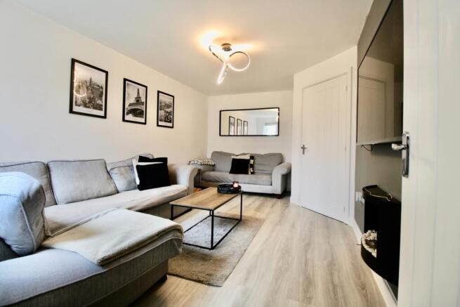 Lounge angle 1