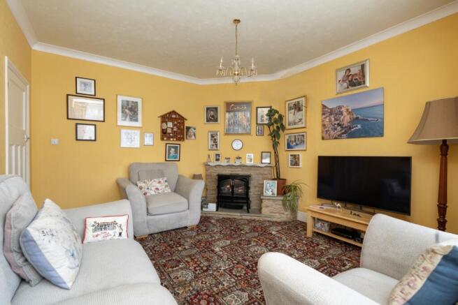 MAYORS WALK, LOUNGE