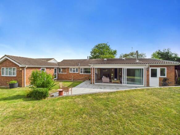 2. CAM04922G0-PR0058-STILL036