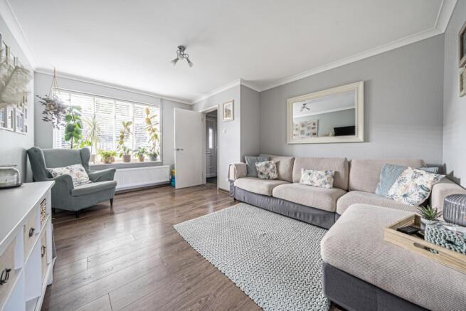 Weatherthorn living room 1