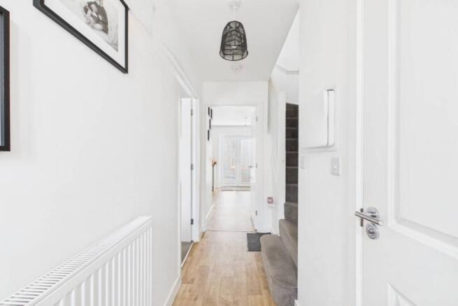 Take a look at this modern and sleek entrance hall