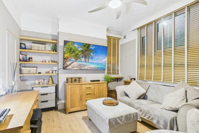 EweMove Spalding - Pinchbeck Rd - Living Room