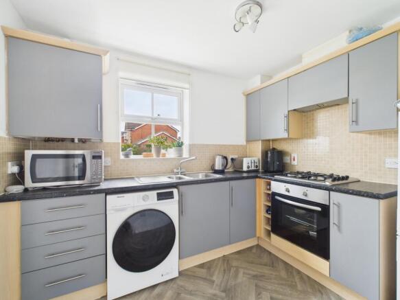 CAM03293G0-PR0249-STILL008