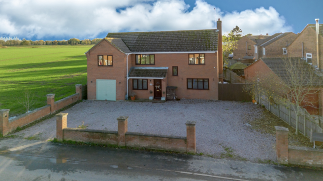 EweMove Spalding - Pinchbeck - Front of House