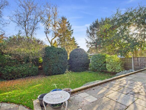 CAM03293G0-PR0250-STILL003