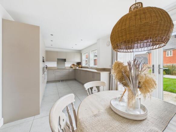 3. CAM04922G0-PR0088-STILL004