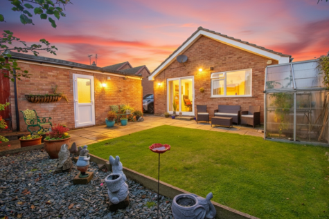 Hawthornden Avenue, Uttoxeter, ST14 7PA