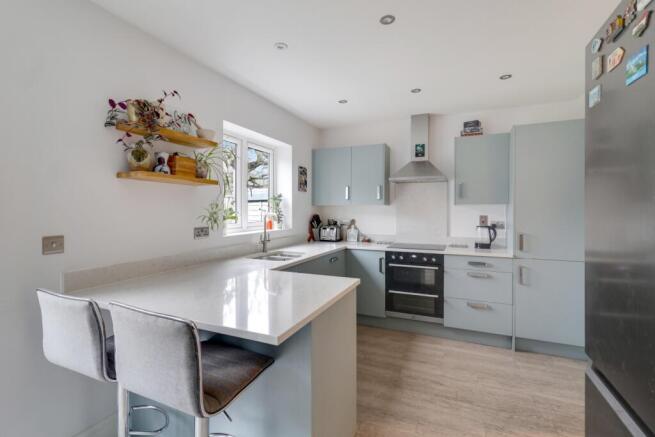 Kitchen and Breakfast Bar