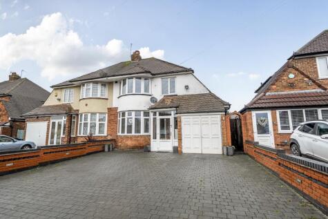 Elmfield Road, Castle Bromwich. BIRMINGHAM, B36 0HN