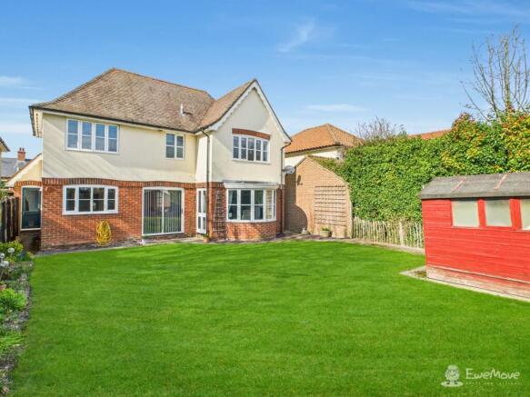 Garden- Mark Stephens EweMove Newmarket and Soham 
