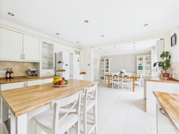 Kitchen Diner- Mark Stephens EweMove Newmarket and