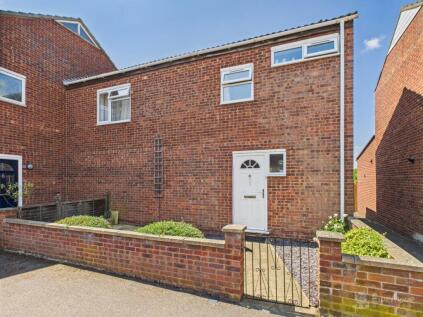 Vincent Close, Newmarket, Suffolk, CB8