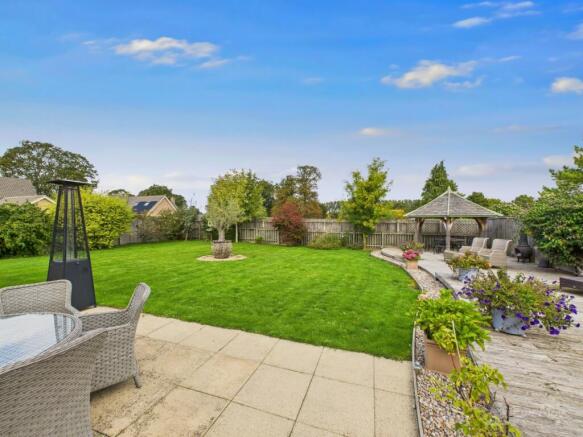 Garden- Mark Stephens EweMove Newmarket and Soham 