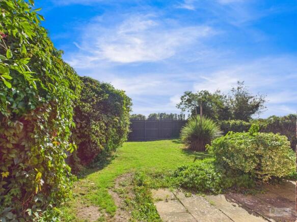 Raven Close - Garden - 3 - EweMove Mildenhall