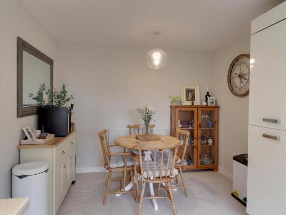 Kitchen Diner EweMove Swindon South Chris Burns