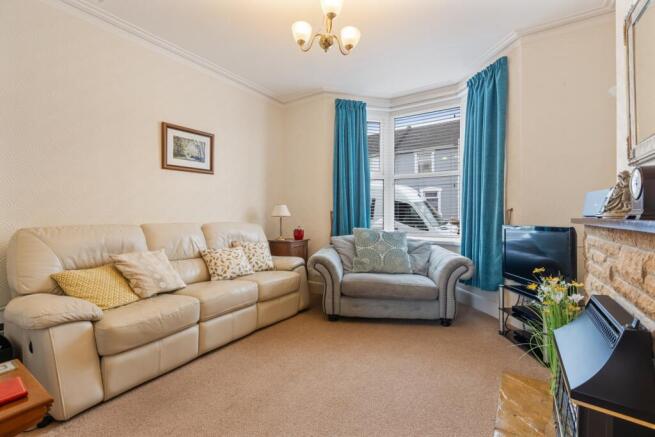 A09 - 8 Carlton Rd Torquay - 241209