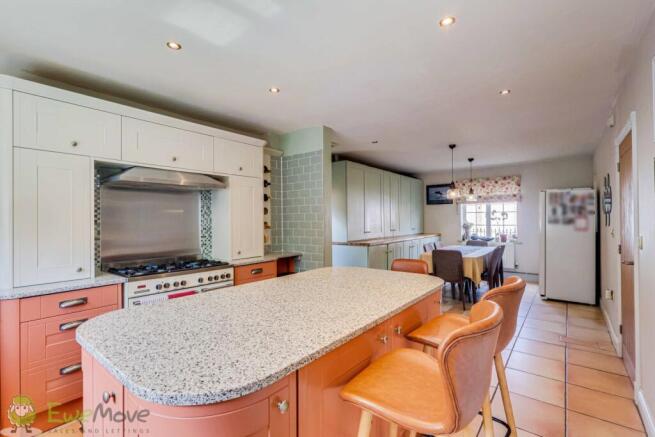 Kitchen Diner 