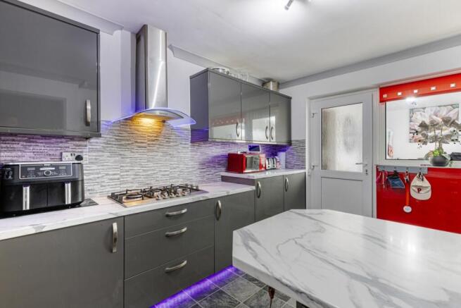 A37 - 7 Sanders Road Brixham - 250820