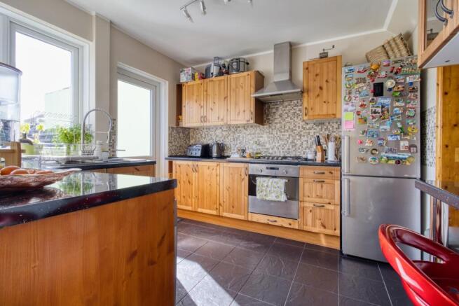 Kitchen - EweMove Swindon South