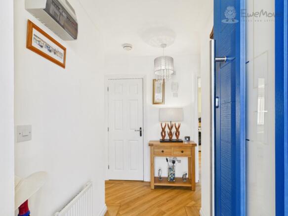 EWEMOVE SOUTH MOLTON - ENTRANCE