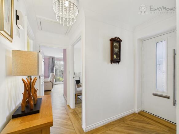 EWEMOVE SOUTH MOLTON - HALL