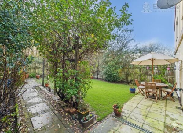 EWEMOVE SOUTH MOLTON - REAR GARDEN