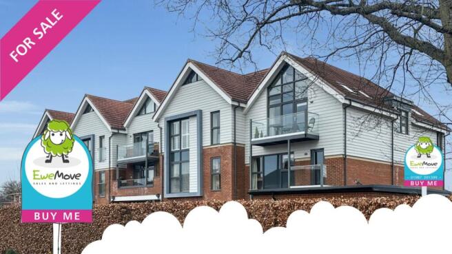 Gated Secure Entrance to the exclusive Fleur De Li