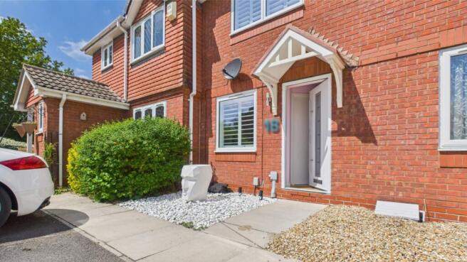 ewemove-ennelclose-entrance