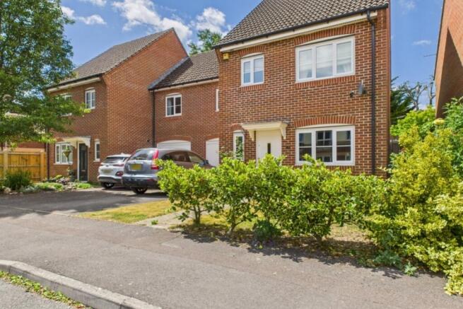 ewemove-thomasroad-outside