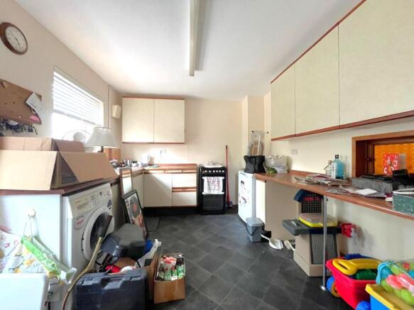 02Kitchen