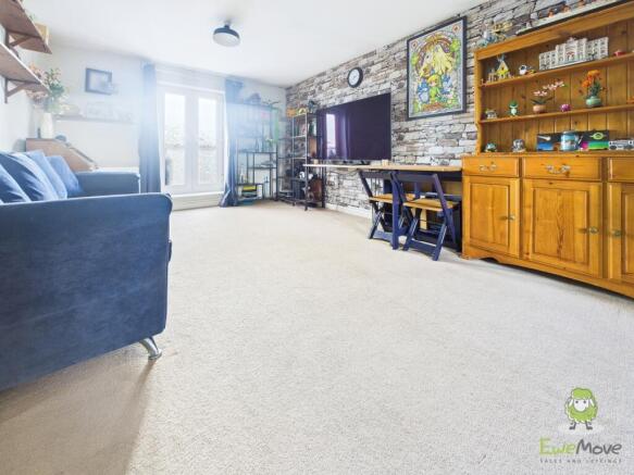 CAM01543G0-PR0151-STILL008