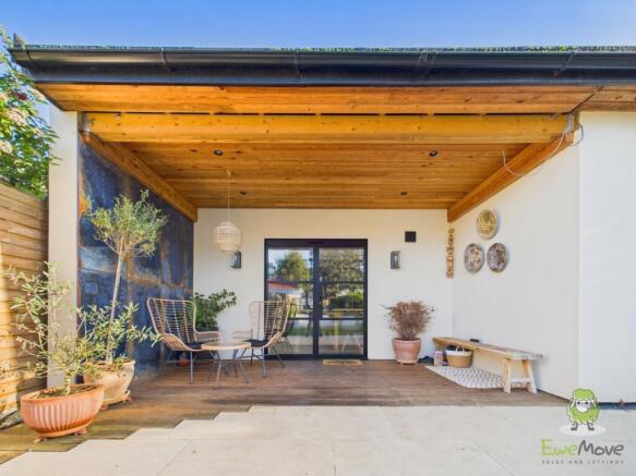 CAM01543G0-PR0167-STILL006