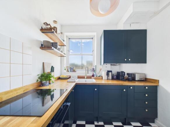 CAM03750G0-PR0073-STILL008