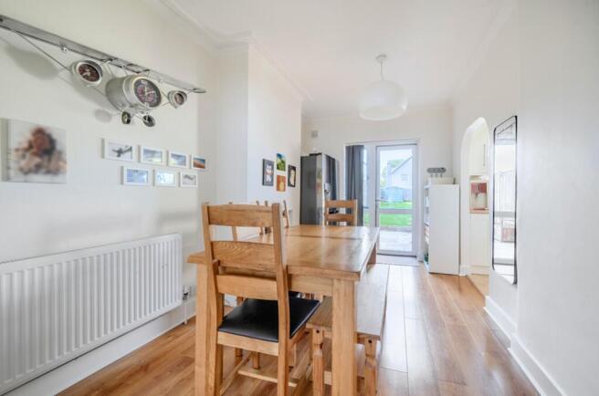 1364768-7-68e79f32378a0