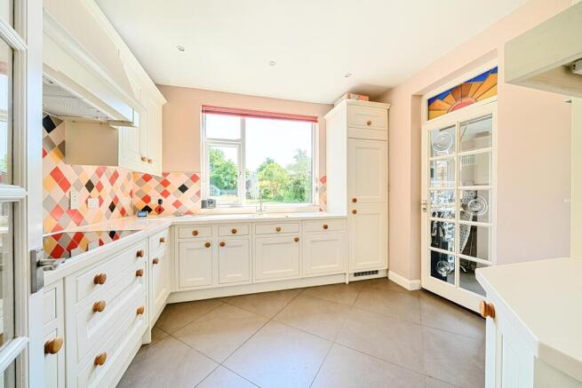 8-68247625b4342-1289226-ARW-8