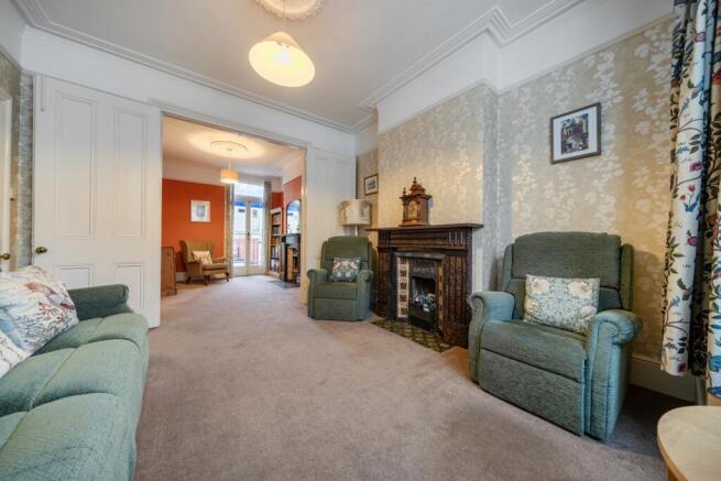 1402751-18-697103ed33206