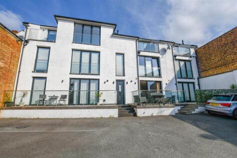 Victoria Street, St Albans, Hertfordshire, AL1