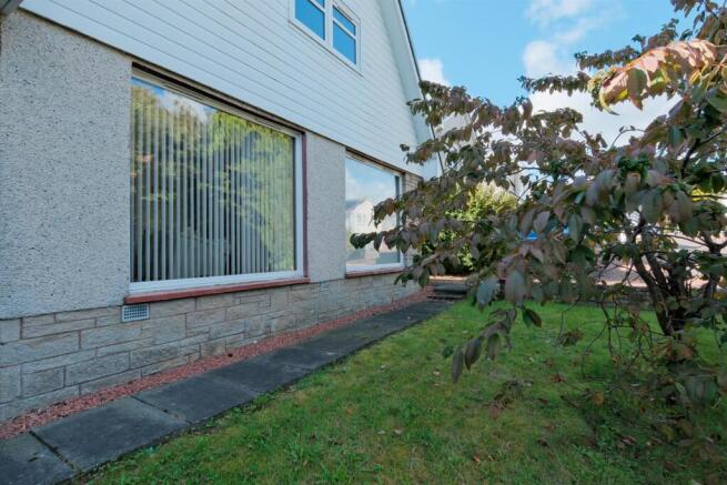 003-70 Alan Avenue, Carluke, ML8 5UA.jpg