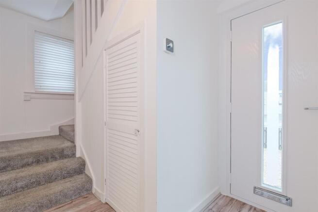 001-241 Dyfrig St, Shotts ML7 4BY.jpg