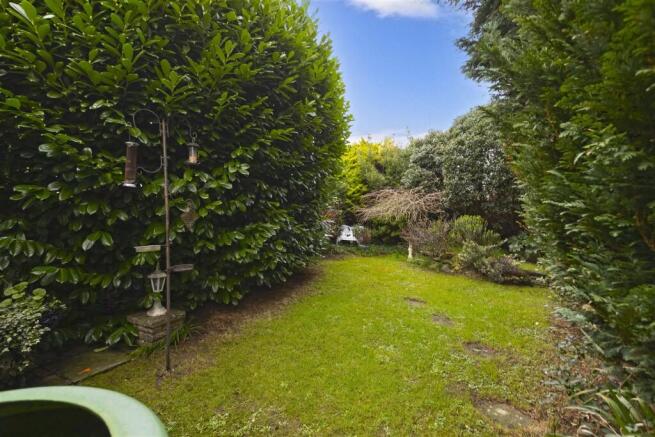 For Sale by Aspire Residential - Boxgrove